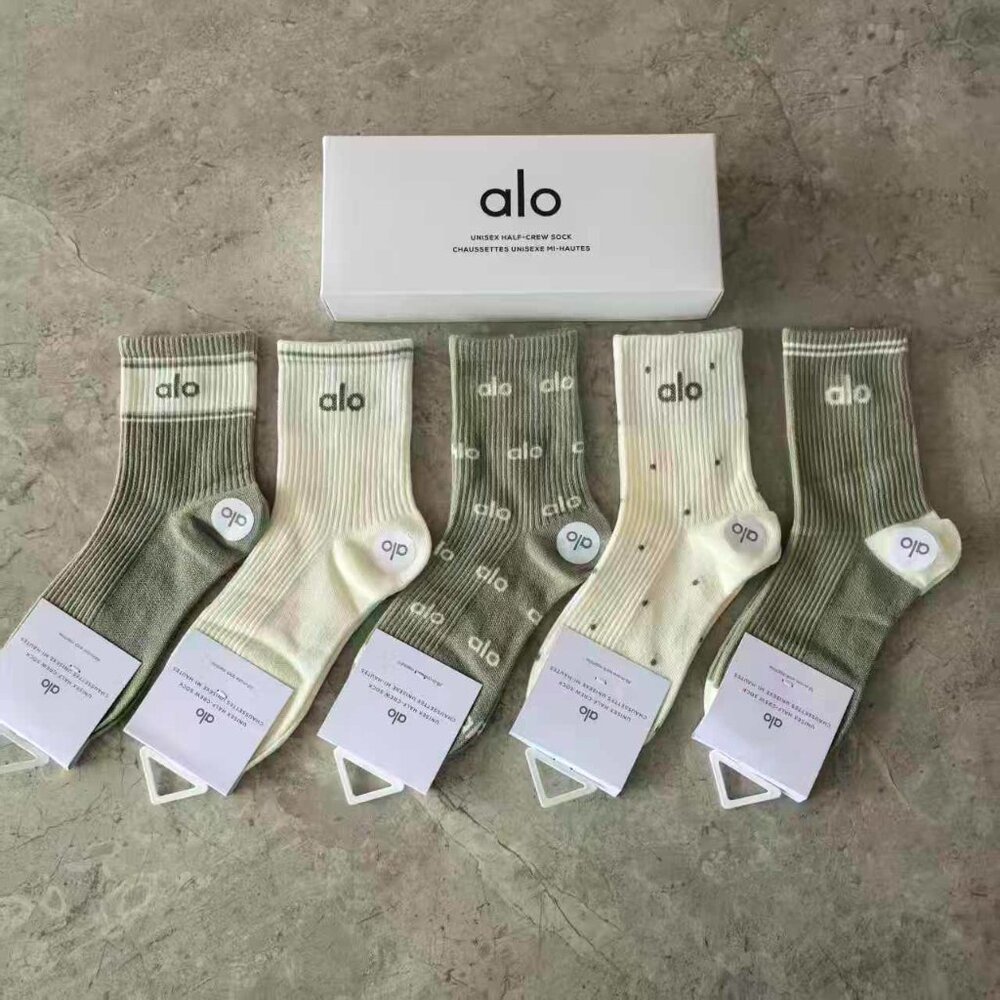 A21- ALO Yoga Women's Sage Green & Cream Half-Crew Socks 5-Pair Box Set - NWT